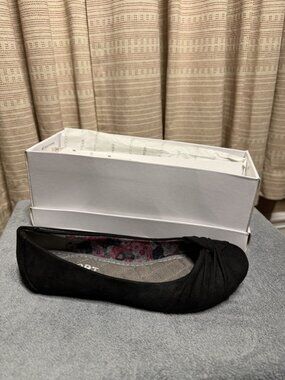 Report Black Ballet Flats — Size 6